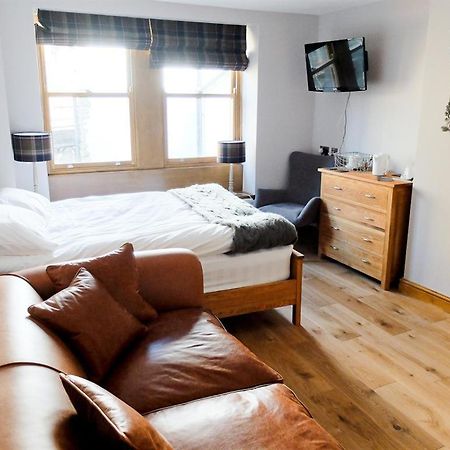 Rooms At The Nook ホルムファース エクステリア 写真